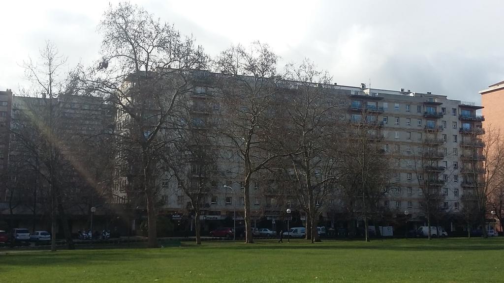 Apartamento Vuelta Del Castillo Pamplona Exteriör bild